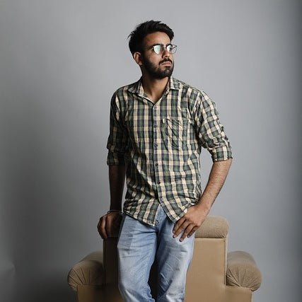 Spliss bei Männern – Ursachen & Lösungen für gesundes Haar - MADEMEN